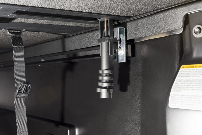 Extang 14-16 Toyota Tundra (5.5ft) (w/o Rail System) Solid Fold 2.0