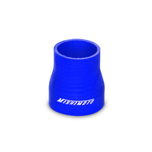Cargar imagen en el visor de la galería, Mishimoto 2.0 to 2.5 Inch Blue Transition Coupler