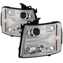 Laden Sie das Bild in den Galerie-Viewer, Spyder Chevy Silverado 1500 07-13 Version 3 Projector Headlights - Chrome PRO-YD-CS07V3-LBDRL-C