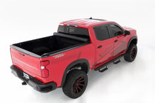 Laden Sie das Bild in den Galerie-Viewer, Lund 2019 Chevrolet Silverado 1500 (5.5ft. Bed) Genesis Elite Roll Up Tonneau Cover - Black