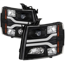 Carica l&#39;immagine nel visualizzatore di Gallery, Spyder Chevy Silverado 1500 07-13 Version 3 Projector Headlights - Black PRO-YD-CS07V3-LBDRL-BK