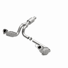 Laden Sie das Bild in den Galerie-Viewer, MagnaFlow Conv DF 09-13 Chevy Avalanche 5.3L