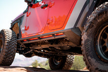 Load image into Gallery viewer, DV8 Offroad 20-22 Jeep Gladiator Bedside Sliders With Built in Skid Plates