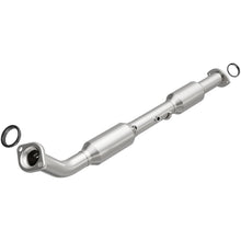 Laden Sie das Bild in den Galerie-Viewer, MagnaFlow Conv DF 05-08 Tacoma 2.7 Rear