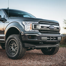 Laden Sie das Bild in den Galerie-Viewer, Rigid Industries 18-19 Ford F-150 Grille Mount 6in SR-Series