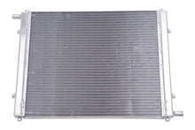 Carica l&#39;immagine nel visualizzatore di Gallery, Edelbrock Heat Exchanger Single Pass Single Row 31 000 Btu/Hr 22In W X 16 5In H X 1 5In D Silver