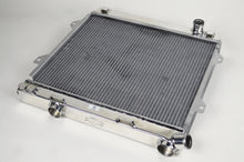 Carica l&#39;immagine nel visualizzatore di Gallery, CSF 87-91 BMW M3 (E30) 2.7L Radiator