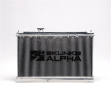 Laden Sie das Bild in den Galerie-Viewer, Skunk2 Alpha Series 94-01 Acura Integra Radiator (Full Size) (Dual Core) (Manual Trans.)