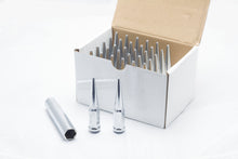 Laden Sie das Bild in den Galerie-Viewer, Wheel Mate Spiked Lug Nuts Set of 32 - Chrome 9/16in
