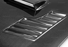 Carica l&#39;immagine nel visualizzatore di Gallery, Seibon 02-03 Subaru WRX CWII Carbon Fiber Hood