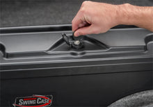 Charger l&#39;image dans la galerie, UnderCover 07-18 Chevy Silverado 1500 (19 Legacy) Drivers Side Swing Case - Black Smooth - 2to4wheels