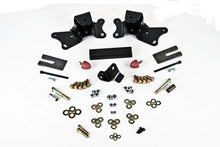Laden Sie das Bild in den Galerie-Viewer, Belltech HANGER KIT 88-00 GM C-2500/3500 2inch