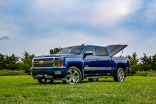 Cargar imagen en el visor de la galería, UnderCover 19-20 Chevy Silverado 1500 5.8ft Elite Bed Cover - Black Textured