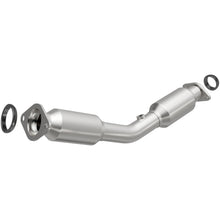 Carica l&#39;immagine nel visualizzatore di Gallery, MagnaFlow Conv DF 07-08 Nissan Sentra 2.0L (49 State)