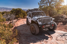Charger l&#39;image dans la galerie, Superlift 20-22 Jeep Gladiator JT (NO Mojave) 4WD 4in Dual Rate Coil Lift Kit w/Fox 2.0 Res Shocks