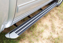 Laden Sie das Bild in den Galerie-Viewer, Lund Universal Crossroads 80in. Running Board - Chrome