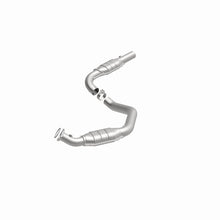 Carica l&#39;immagine nel visualizzatore di Gallery, MagnaFlow Conv DF 07-08 Express 2500 4.8L Driver Side