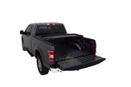 Lund 16-17 Nissan Titan (5.5ft. Bed w/o Titan Box) Genesis Tri-Fold Tonneau Cover - Black