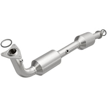 Laden Sie das Bild in den Galerie-Viewer, MagnaFlow Conv DF 07-09 Toyota Tundra/Sequoia V8 4.7L