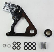 गैलरी व्यूवर में इमेज लोड करें, Wilwood Caliper Mounting Kit Chrome w/Bracket GP310 1984-99 Softail