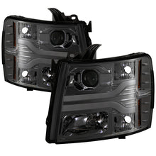 Carica l&#39;immagine nel visualizzatore di Gallery, Spyder Chevy Silverado 1500 07-13 Version 3 Projector Headlights - Smoke PRO-YD-CS07V3-LBDRL-SM