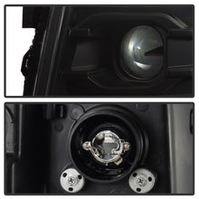 Carica l&#39;immagine nel visualizzatore di Gallery, Spyder Chevy Silverado 1500 07-13 Version 3 Projector Headlights - Black PRO-YD-CS07V3-LBDRL-BK