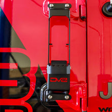Load image into Gallery viewer, DV8 Offroad 2018+ Jeep JL/Gladiator Hinge Mounted Step