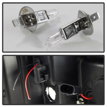 Laden Sie das Bild in den Galerie-Viewer, Spyder Chevy Silverado 1500 07-13 Version 3 Projector Headlights - Chrome PRO-YD-CS07V3-LBDRL-C