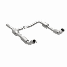 Carica l&#39;immagine nel visualizzatore di Gallery, MagnaFlow Conv Direct Fit OEM 07-08 Ford E-150
