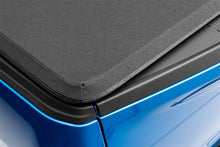 Laden Sie das Bild in den Galerie-Viewer, Lund 99-17 Ford F-250 Super Duty (8ft. Bed) Genesis Elite Tri-Fold Tonneau Cover - Black