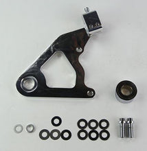 गैलरी व्यूवर में इमेज लोड करें, Wilwood Caliper Mounting Kit Polished w/Bracket GP310 2000-Present Softail