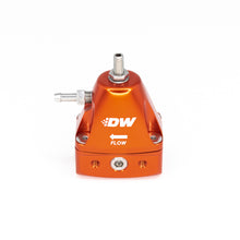 गैलरी व्यूवर में इमेज लोड करें, DeatschWerks DWR1000iL In-Line Adjustable Fuel Pressure Regulator - Orange