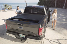 गैलरी व्यूवर में इमेज लोड करें, Roll-N-Lock 09-14 Ford F-150 67in E-Series Retractable Tonneau Cover