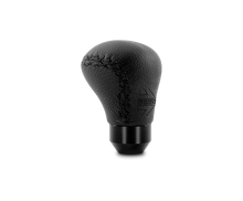 Carica l&#39;immagine nel visualizzatore di Gallery, Momo Anatomico Shift Knob - Black Leather, Black Stitching
