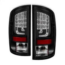 गैलरी व्यूवर में इमेज लोड करें, Spyder Dodge Ram 02-06 1500 Version 2 LED Tail Light - Black ALT-YD-DRAM02V2-LED-BK