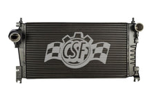 गैलरी व्यूवर में इमेज लोड करें, CSF 06-10 GMC Sierra 2500HD 6.6L OEM Intercooler