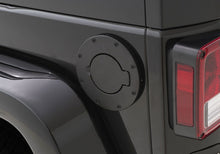 Cargar imagen en el visor de la galería, Rampage 2007-2018 Jeep Wrangler(JK) 2 &amp; 4 Door Billet Style Gas Cover - Black
