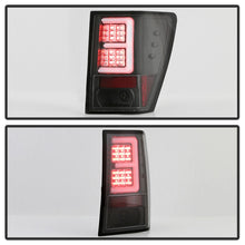 Carica l&#39;immagine nel visualizzatore di Gallery, Spyder 07-10 Jeep Grand Cherokee Light Bar LED Tail Lights - Black ALT-YD-JGC07V2-LB-BK