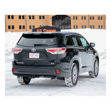 Laden Sie das Bild in den Galerie-Viewer, Curt 2014 Toyota Highlander Class 3 Trailer Hitch w/2in Receiver