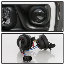Laden Sie das Bild in den Galerie-Viewer, Spyder Dodge Ram 1500 06-08 V2 Projector Headlights - Light Bar DRL - Black (PRO-YD-DR06V2-LB-BK)