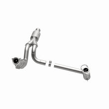 Laden Sie das Bild in den Galerie-Viewer, MagnaFlow Conv DF 09-13 Chevy Avalanche 5.3L