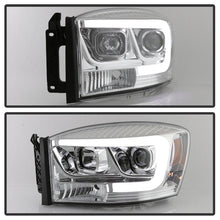 Carica l&#39;immagine nel visualizzatore di Gallery, Spyder Dodge Ram 1500 06-08 V2 Projector Headlights - Light Bar DRL - Chrome (PRO-YD-DR06V2-LB-C)