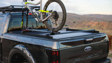 Laden Sie das Bild in den Galerie-Viewer, Roll-N-Lock 2019 Ram 1500 65.6in Bed Qwikrak Recreational Bars