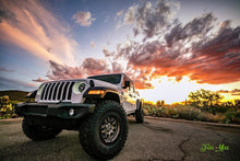Carica l'immagine nel visualizzatore di Gallery, Oracle Oculus Bi-LED Projector Headlights for Jeep JL/Gladiator JT - Matte Black - 5500K