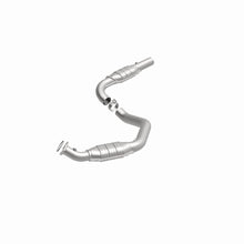 Carica l&#39;immagine nel visualizzatore di Gallery, MagnaFlow Conv DF 07-08 Express 2500 4.8L Driver Side