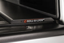 गैलरी व्यूवर में इमेज लोड करें, Roll-N-Lock 2022 Toyota Tundra Ext Cab 78.7in M-Series Retractable Tonneau Cover