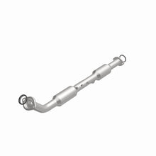 Laden Sie das Bild in den Galerie-Viewer, MagnaFlow Conv DF 05-08 Tacoma 2.7 Rear