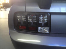 Cargar imagen en el visor de la galería, Spyder Ford Mustang 05-09 LED Tail Lights Black ALT-YD-FM05-LED-BK