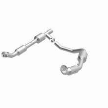 Carica l&#39;immagine nel visualizzatore di Gallery, MagnaFlow Conv Direct Fit 05-06 Ford E-350 Super Duty 5.4L