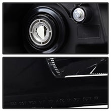 Carica l&#39;immagine nel visualizzatore di Gallery, Xtune Chevy Silverado 07-13 Crystal Headlights Black Smoked HD-JH-CS07-AM-BSM